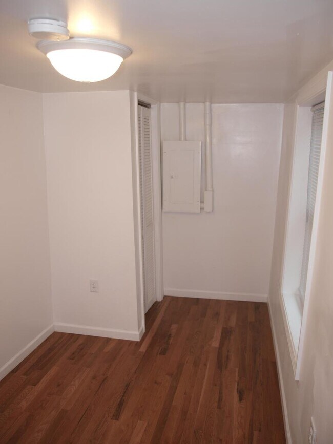 Building Photo - 1914 N 11th St