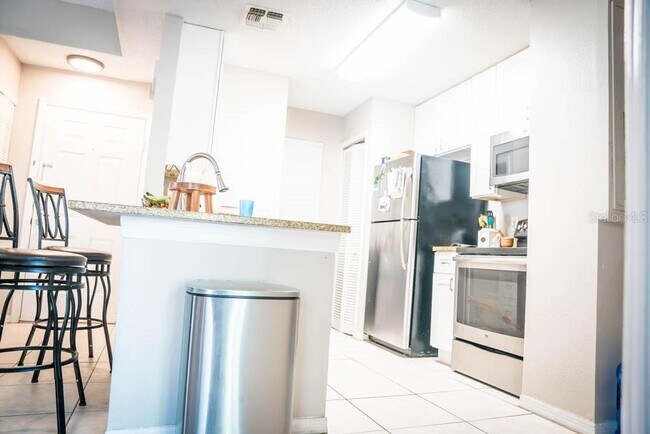 Building Photo - 605 Youngstown Pkwy