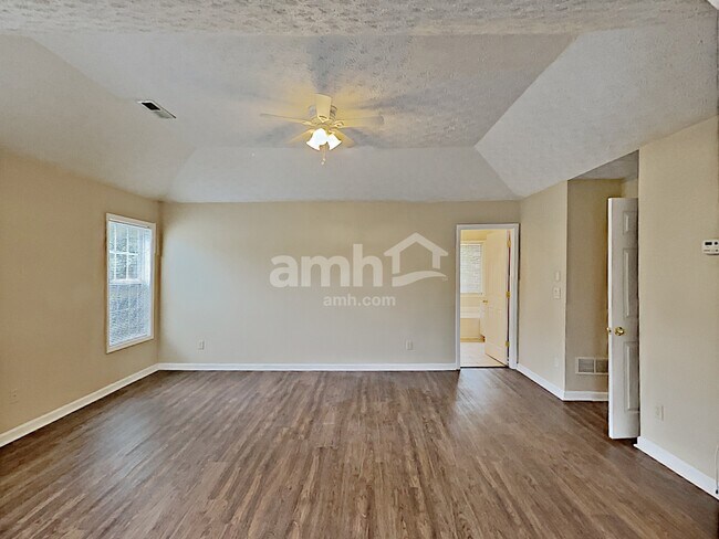 Building Photo - 2257 Caneridge Trail SW