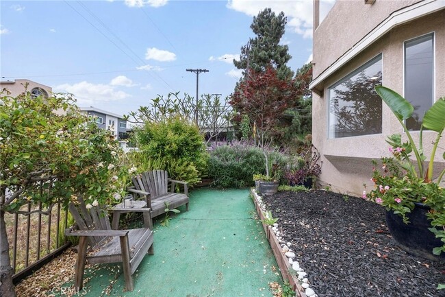 Building Photo - 5183 Inglewood Blvd