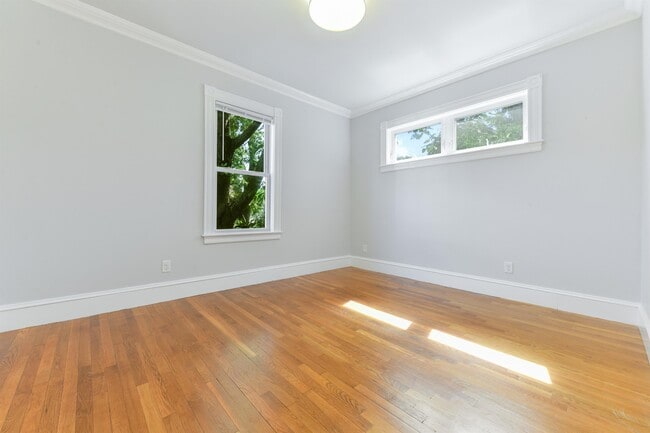Building Photo - 14 Armstrong St