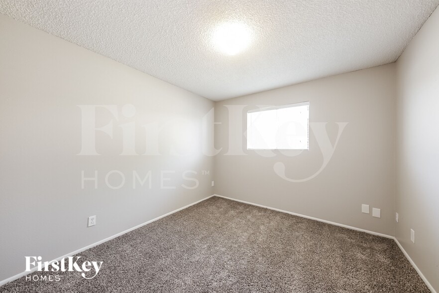 Building Photo - 3636 W Beryl Ave