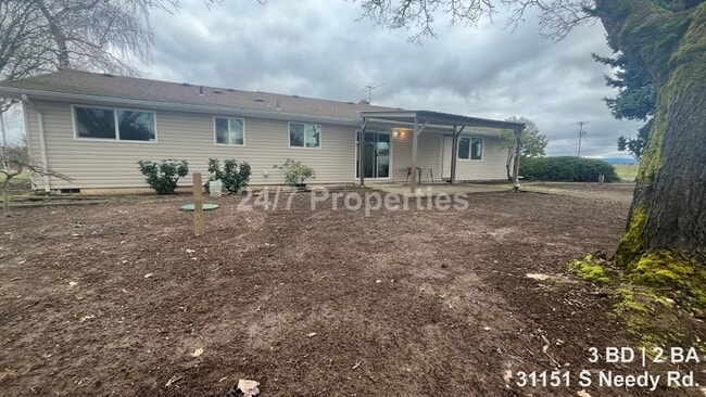 Building Photo - Country Living in Canby - 3 BD | 2 BA Home