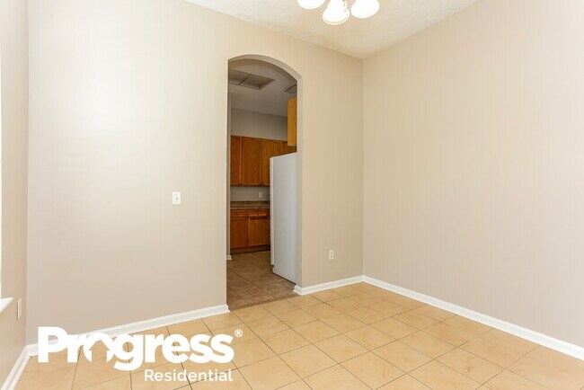 Building Photo - 667 Bonaparte Dr
