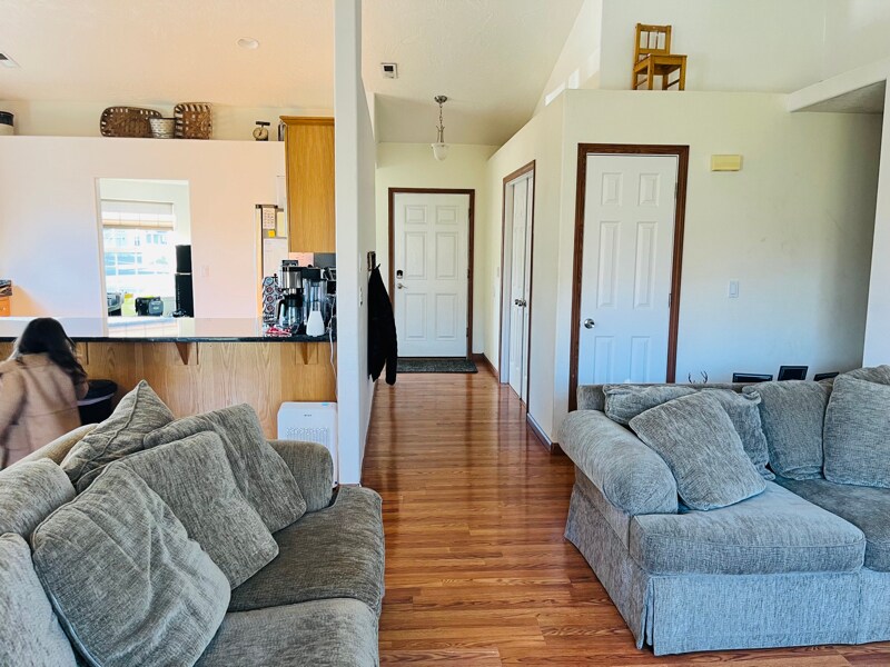 Building Photo - 1267 S 7th St