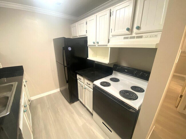 Building Photo - 2270 E 4500 S