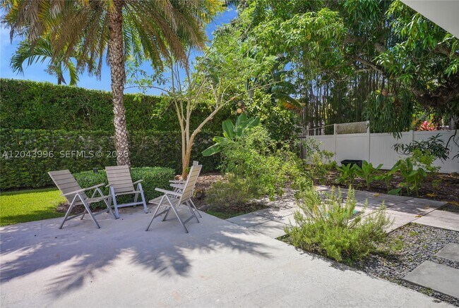 Building Photo - 5721 SW 59th Pl