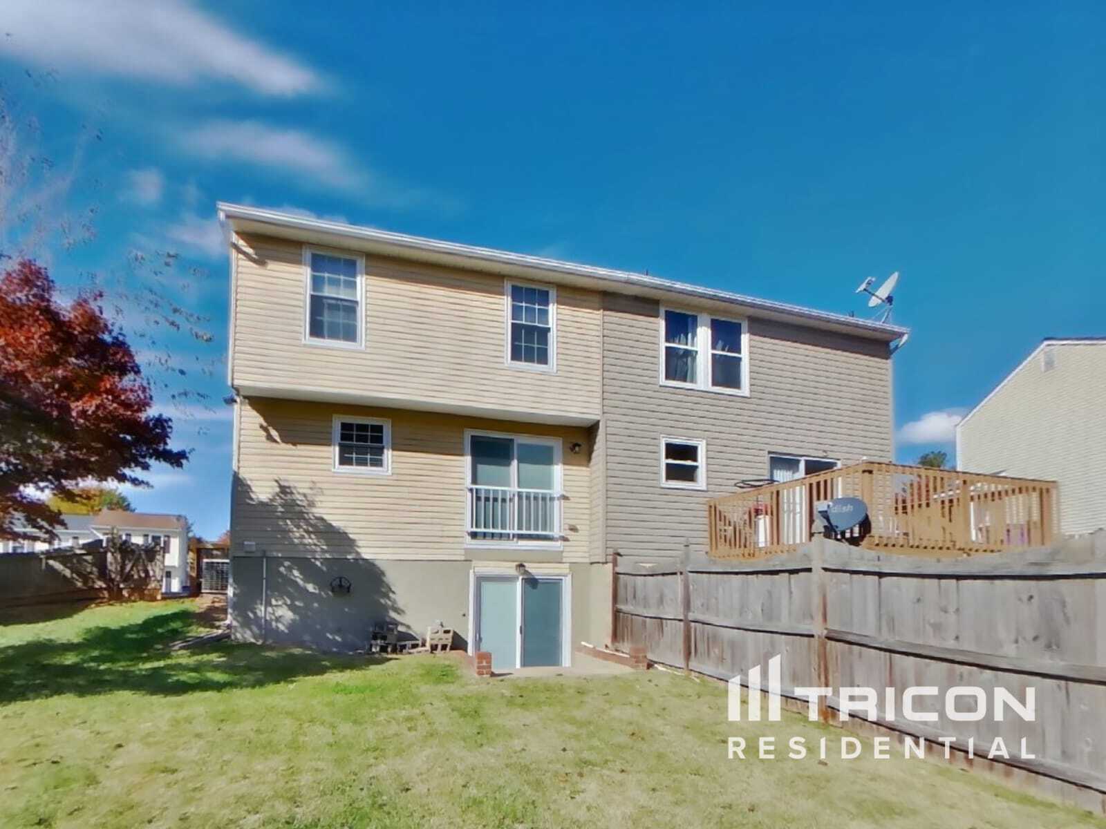 Building Photo - 108 Stonegate Dr