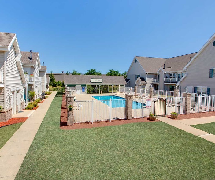 Primary Photo - Buckhorn Station Apartment Homes