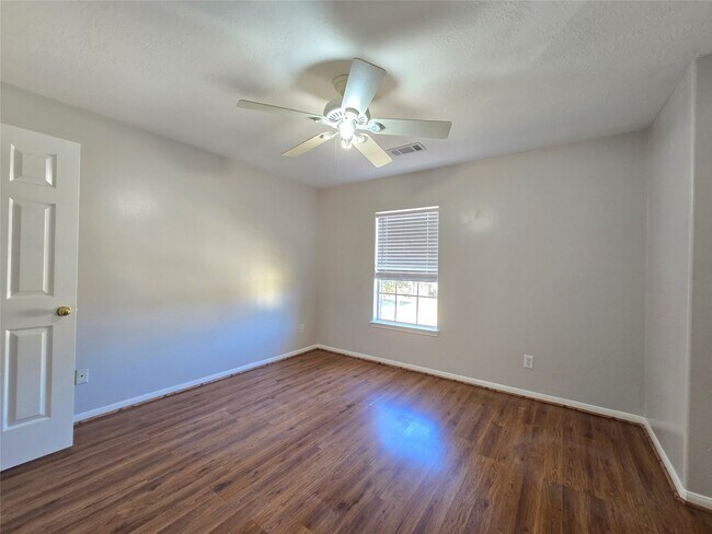 Building Photo - 18819 Harbor Key Cir