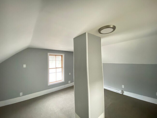 Building Photo - 10 Freeman Ct