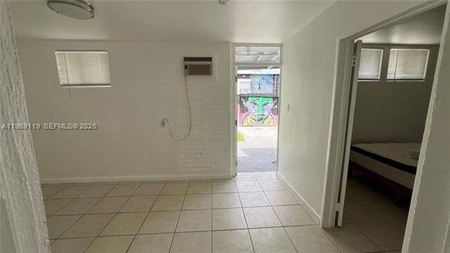 Building Photo - 113 NW 35th St