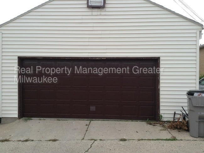 Building Photo - 4032 N 92nd St