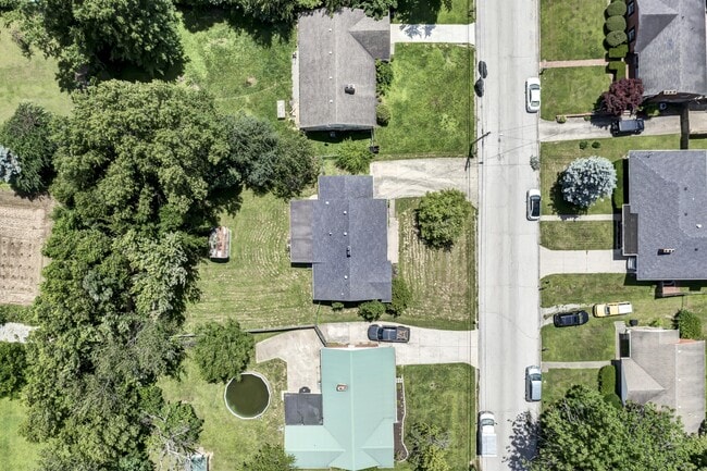 Building Photo - 108 Meadowlark Dr