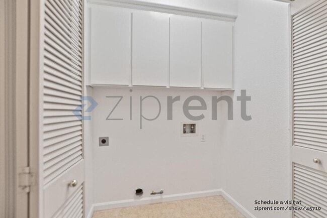 Building Photo - 2435 Abbott Ct