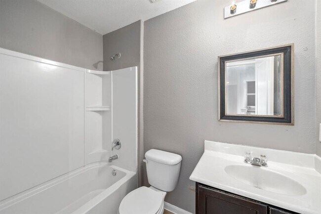 Building Photo - 16427 Misty Paloma Dr