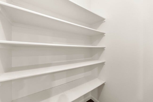 Building Photo - Luxury Townhome in Ridgefield