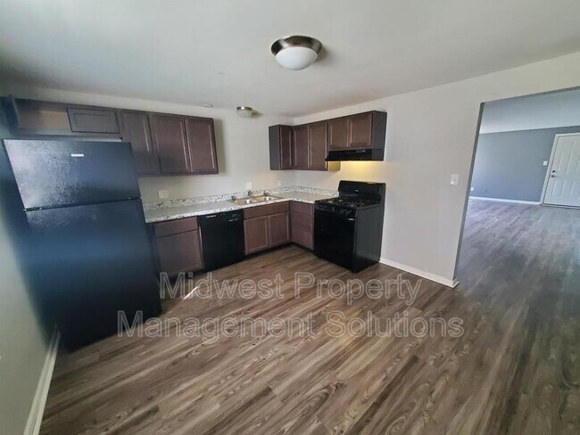 Building Photo - 1857 E 8th St