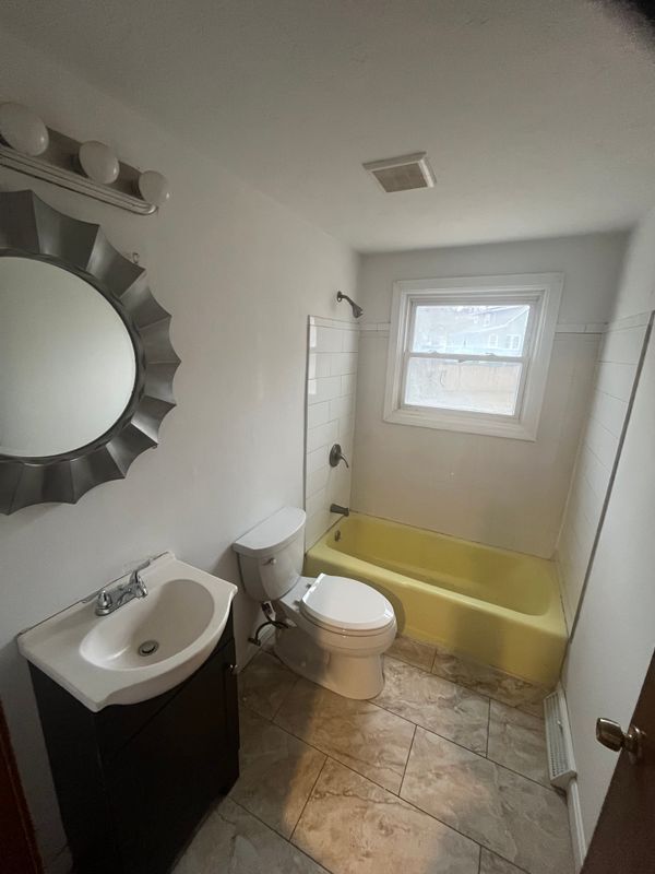 Building Photo - 31 Bossi Ave