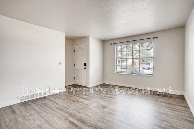 Building Photo - 172 S Cody St