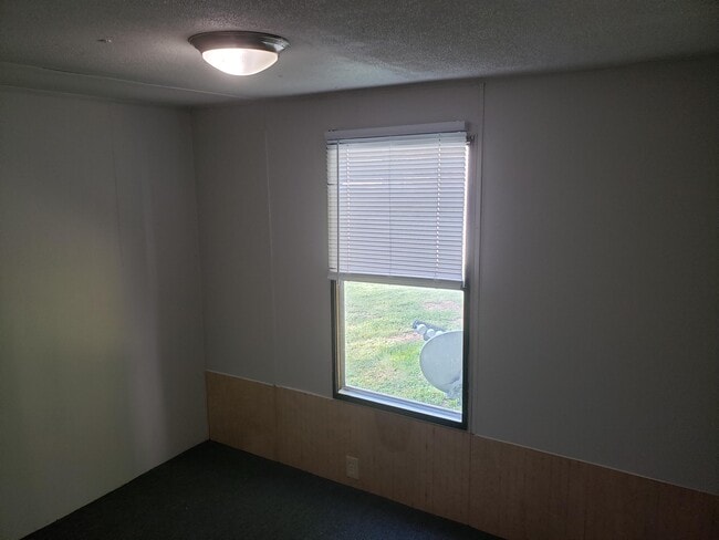 Building Photo - 50 K and M Way