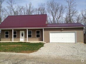Building Photo - Home With Amazing Views on Private 5 Acre ...