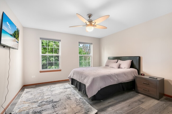 Building Photo - 1303 River Haven Trail