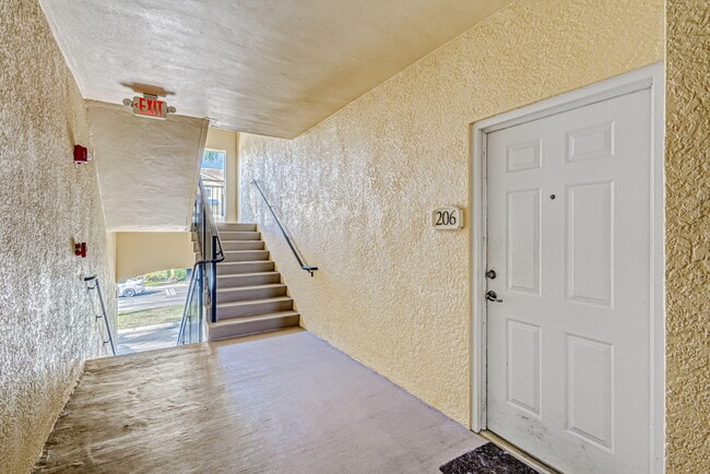 Building Photo - 3019 Alcazar Pl