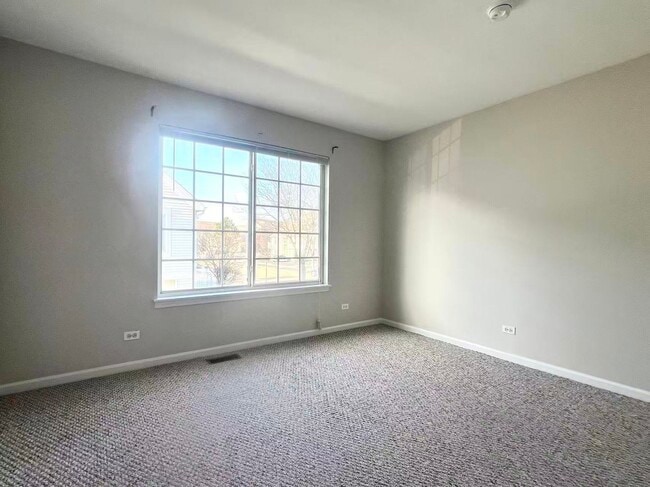 Building Photo - 3356 Ravinia Cir