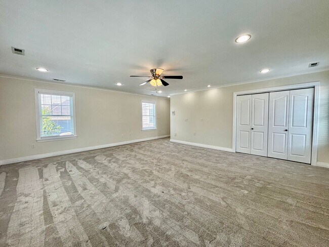 Building Photo - Gorgeous Beach View Home