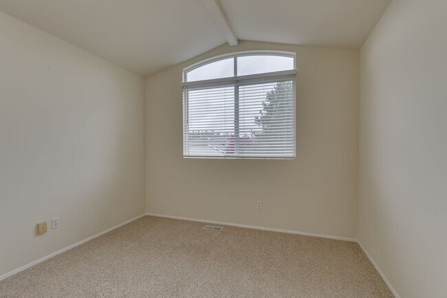 Building Photo - KLAHANIE Rental Home Available in August!