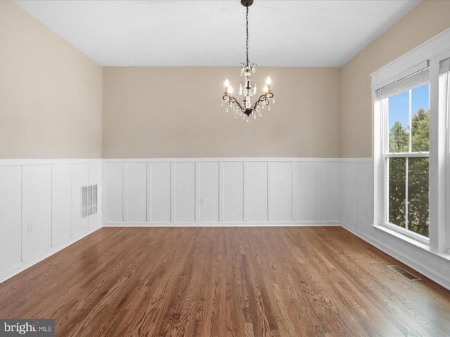 Building Photo - 41639 Adamson Dr