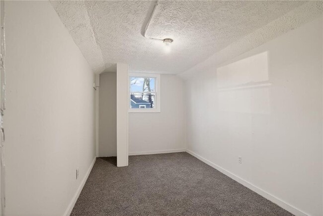 Building Photo - 1439 Westboro Dr SW