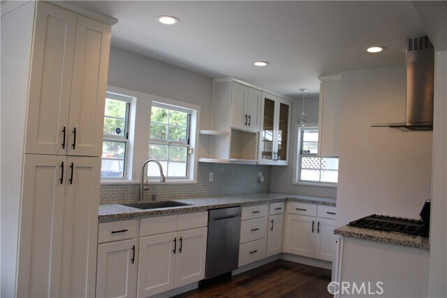 Building Photo - 1655 W 39th St