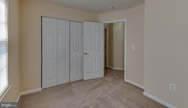 Building Photo - 45921 Altman Ct