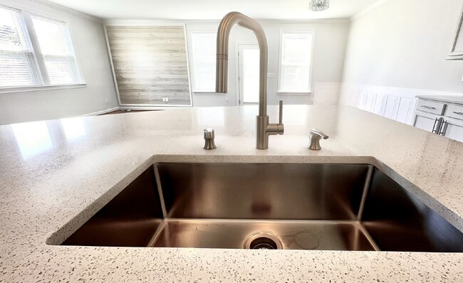 Building Photo - Charming 3-Bed End-Unit Townhome in Apex!