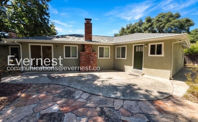 Building Photo - 4-Bed/2-Bath/Available Now!