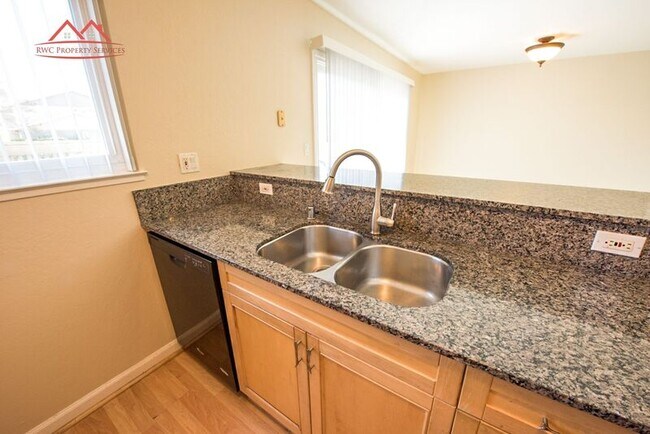 Building Photo - 1355 Sage Hen Way