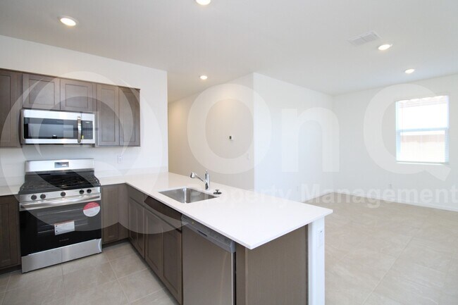 Building Photo - 4715 E Danta St