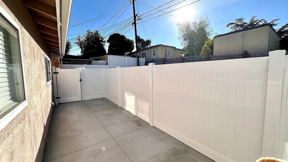 Building Photo - 178 W Los Angeles Dr