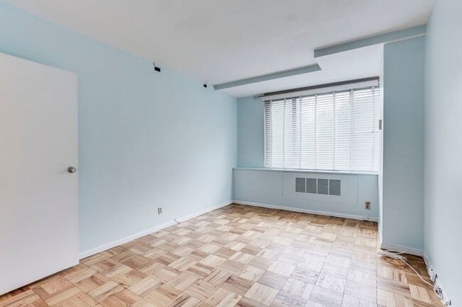 Building Photo - 4200 Cathedral Ave NW