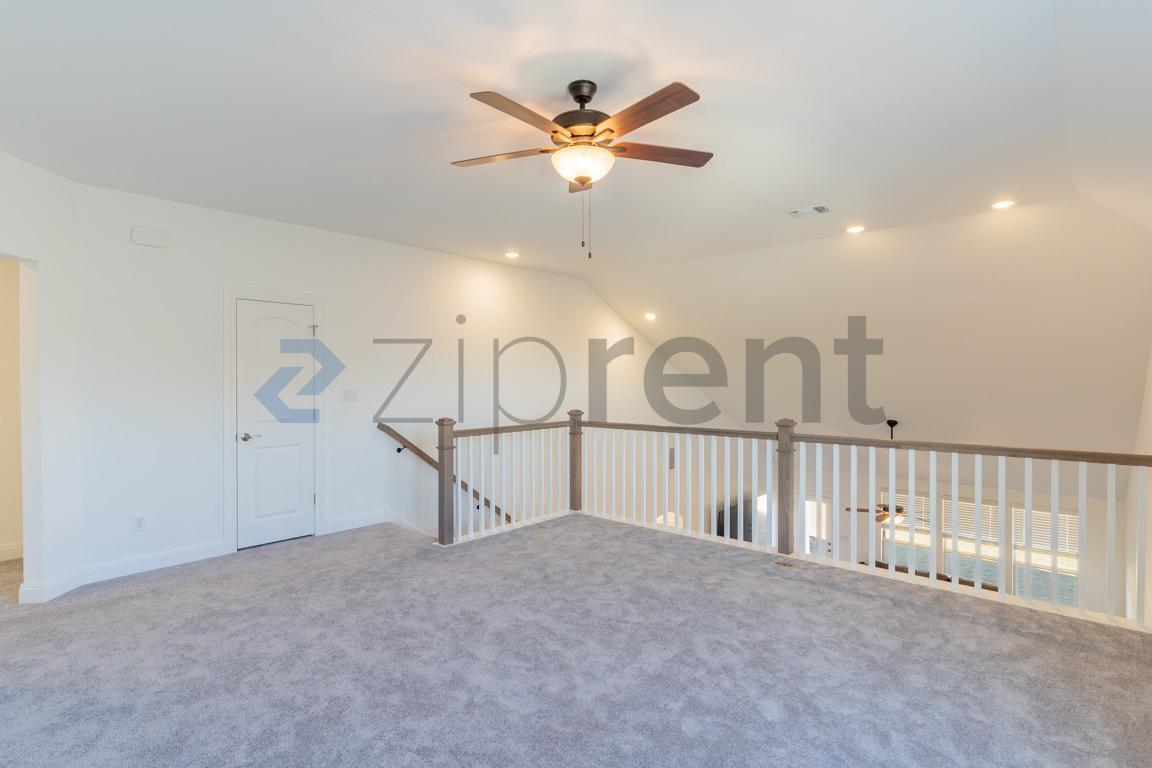 Building Photo - 113 Redonda Dr