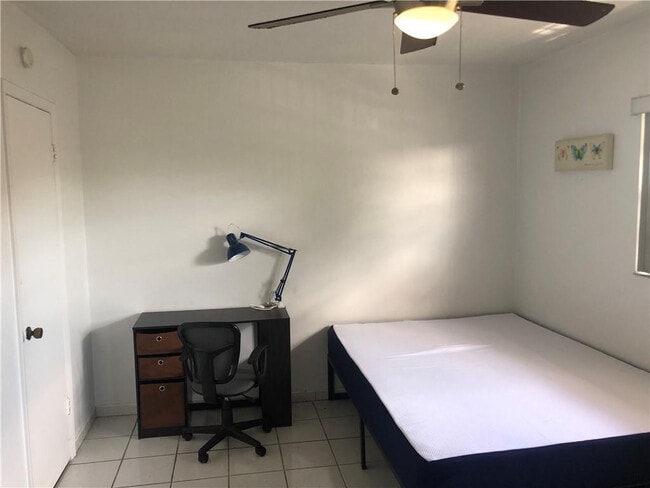 Building Photo - 21 SW 109th Ave