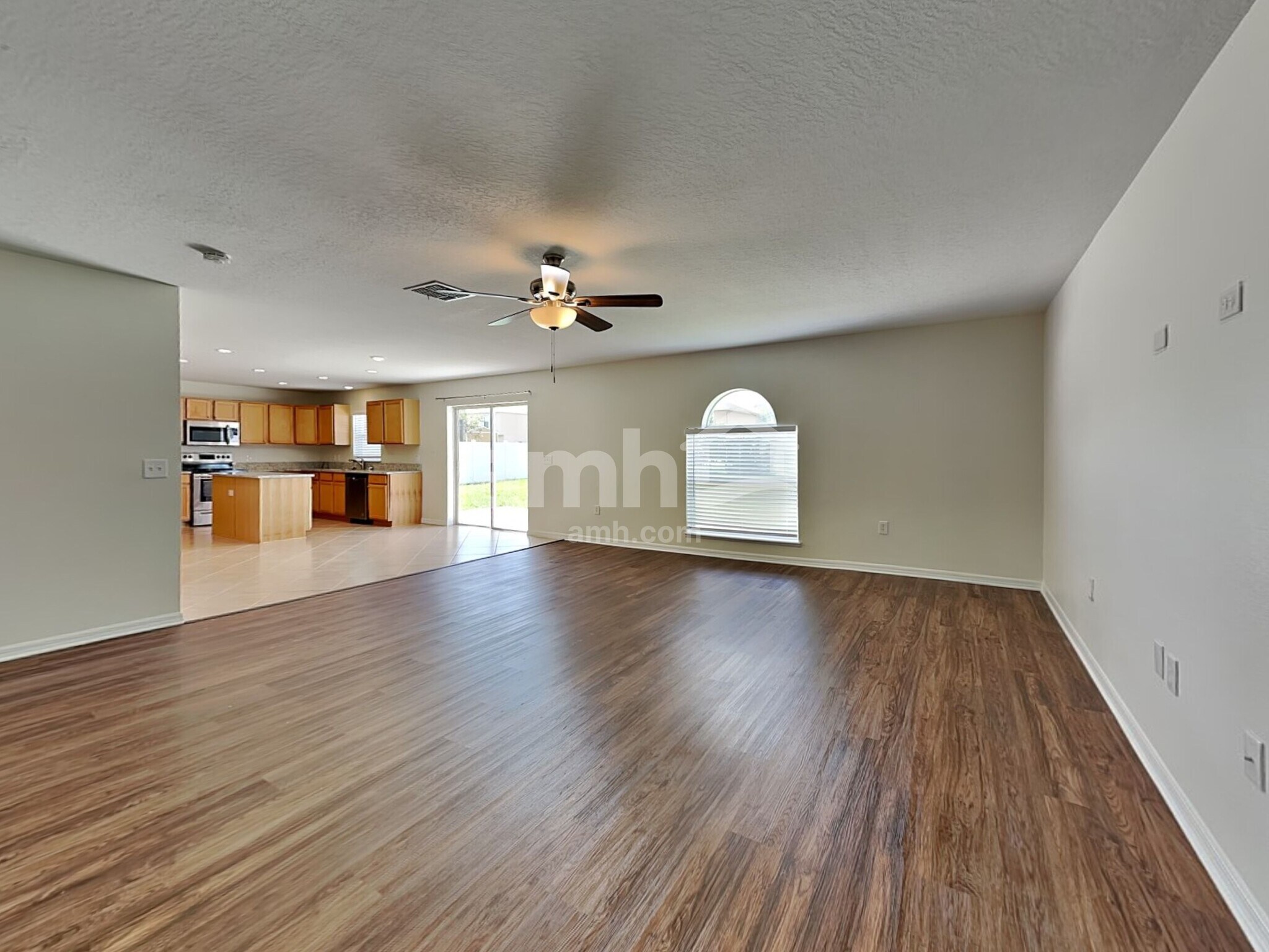 Building Photo - 715 Valrico Hills Ln