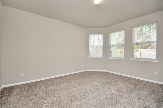 Building Photo - 2260 Raider Dr
