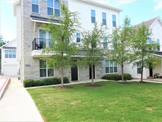 Primary Photo - Gorgeous Condo in Desirable East Austin Lo...