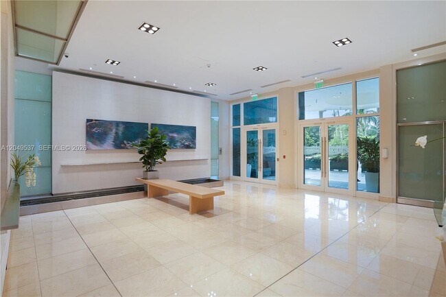 Building Photo - 2101 Brickell Ave