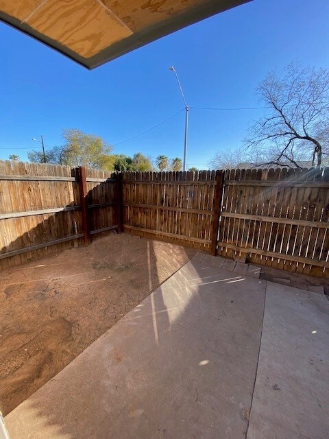 Primary Photo - 2730 E Belleview St