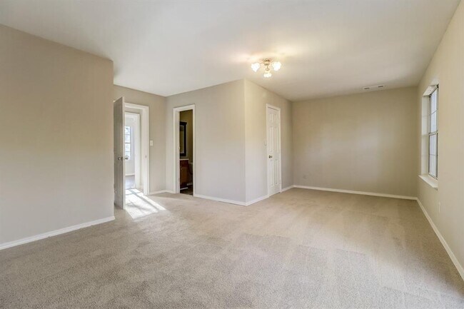 Building Photo - 715 Durham Ridge Dr NW