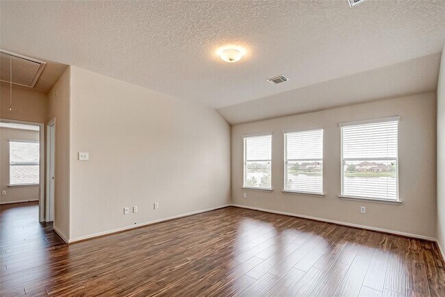 Building Photo - 15131 Live Oak Bend Way